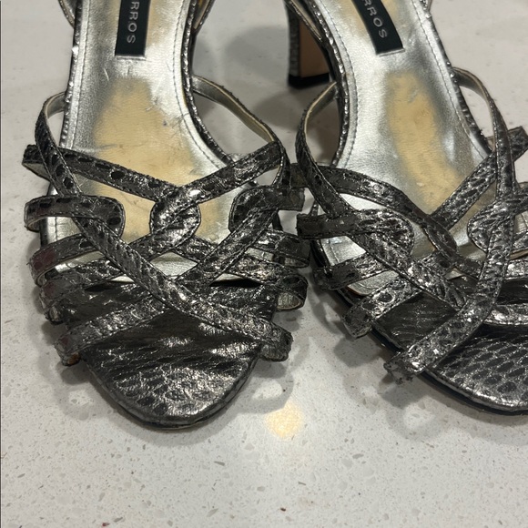 Caparros Vintage Styled Heels - Picture 7 of 7